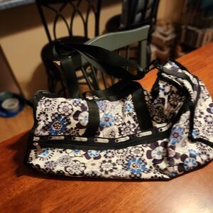 LE SPORT SAC WEEKENDER Perfect size EXCELLENT CONDITION